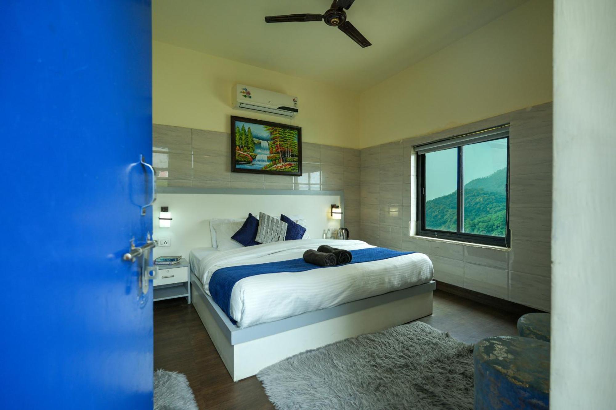 Shalom Backpackers Rishikesh Hostel Exterior photo