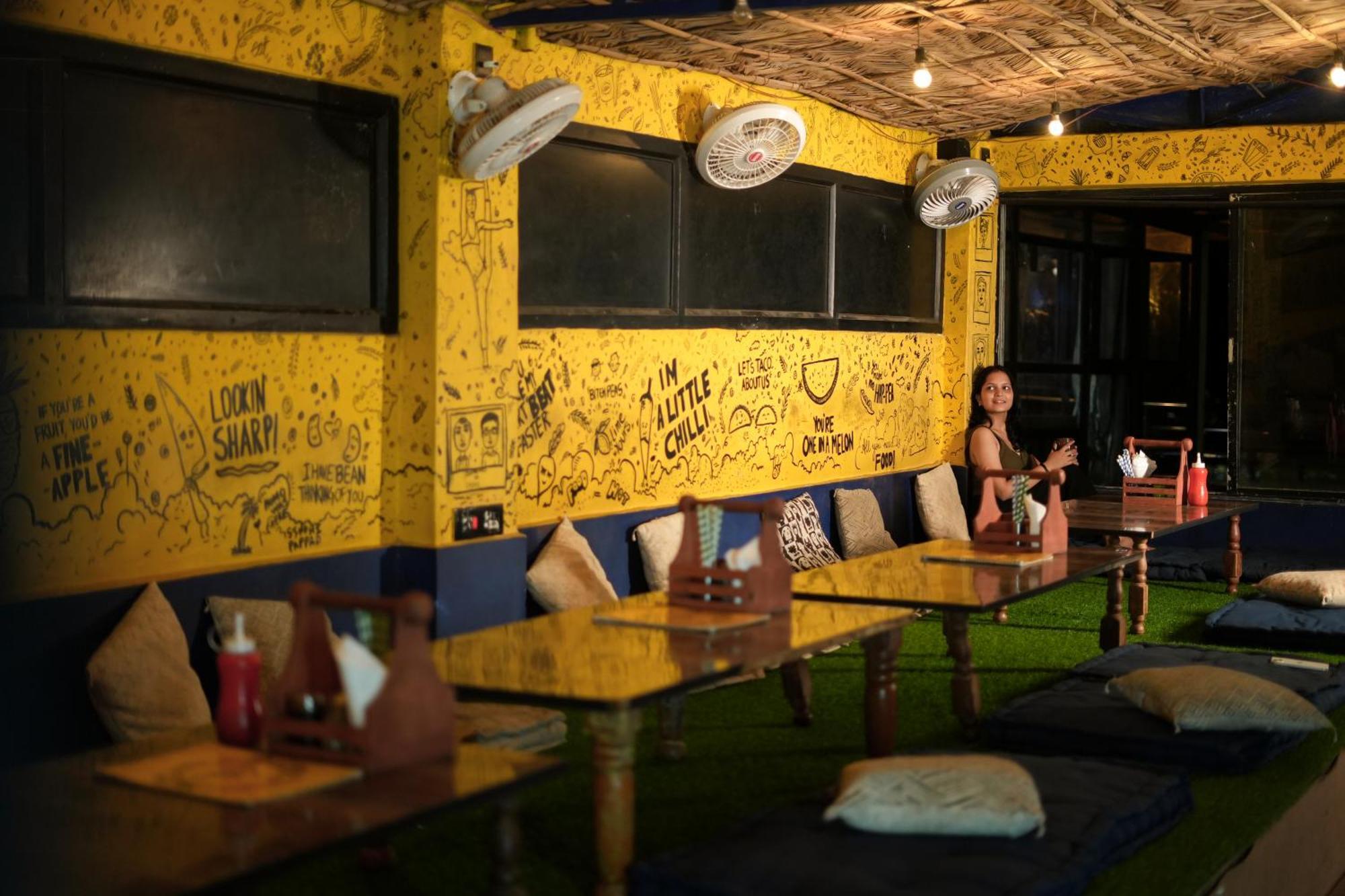 Shalom Backpackers Rishikesh Hostel Exterior photo
