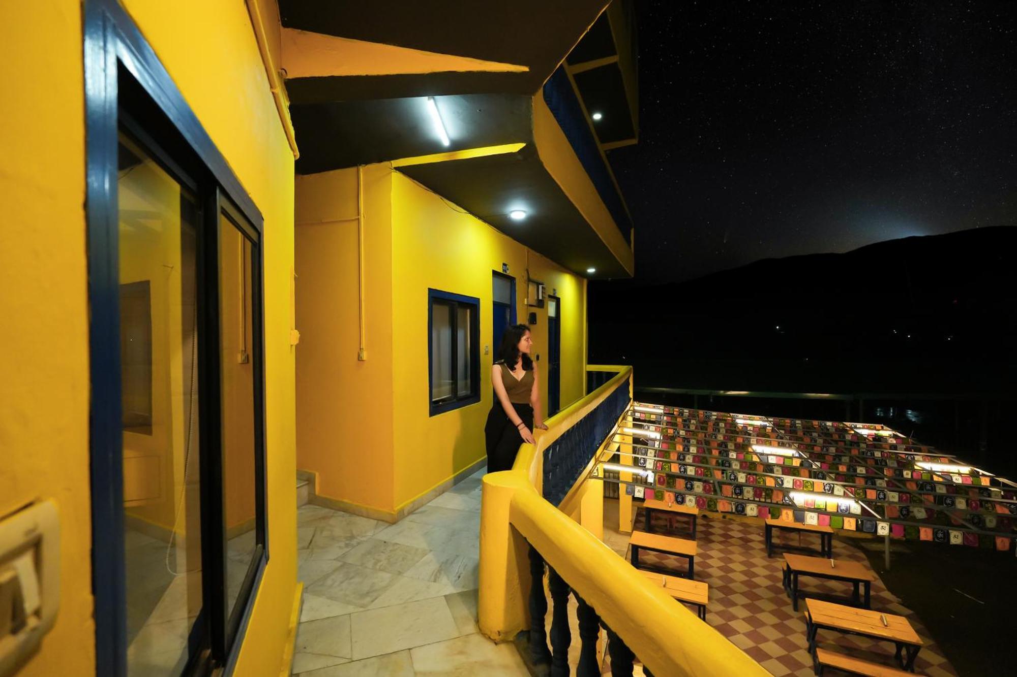 Shalom Backpackers Rishikesh Hostel Exterior photo