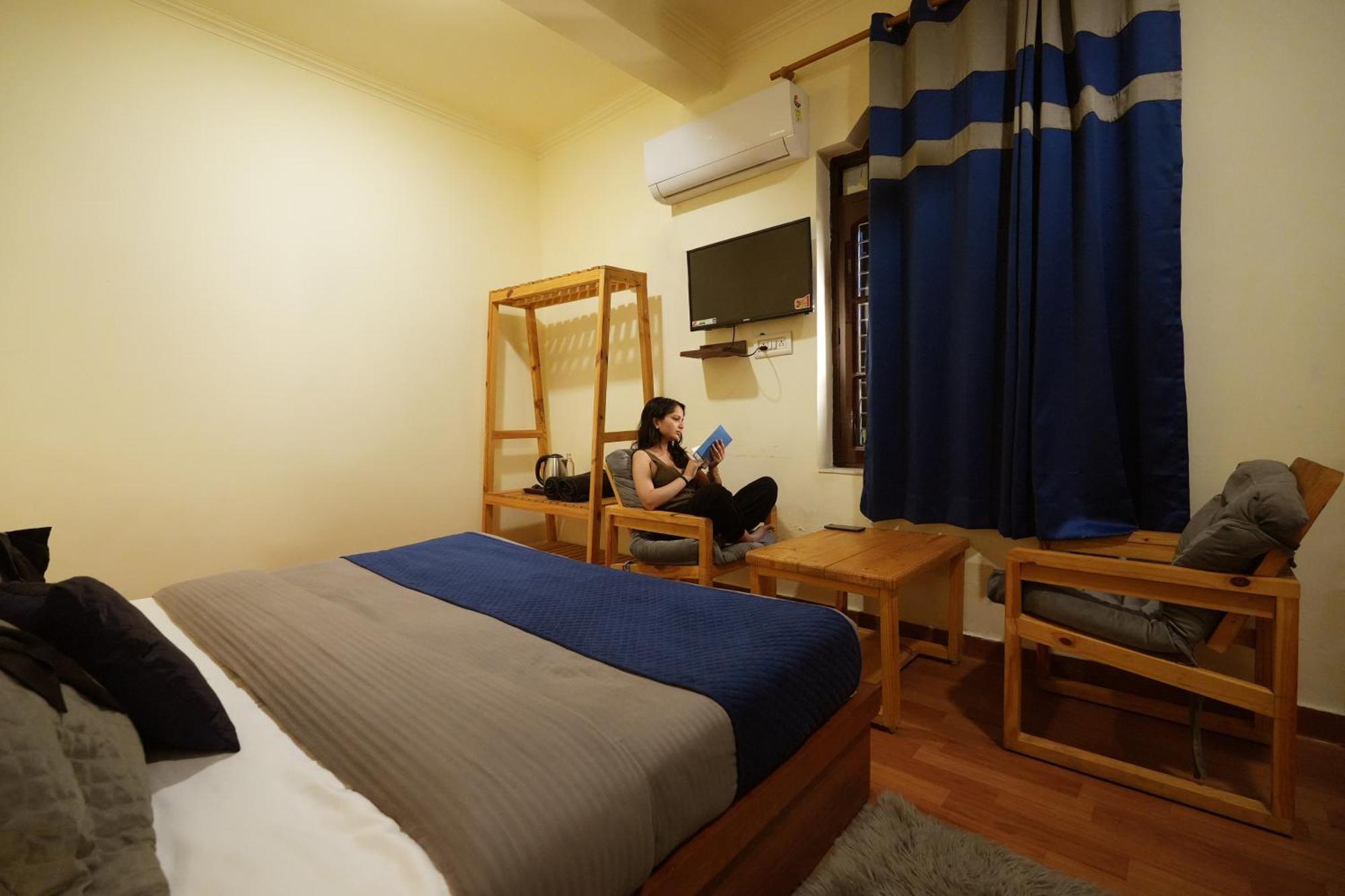 Shalom Backpackers Rishikesh Hostel Room photo