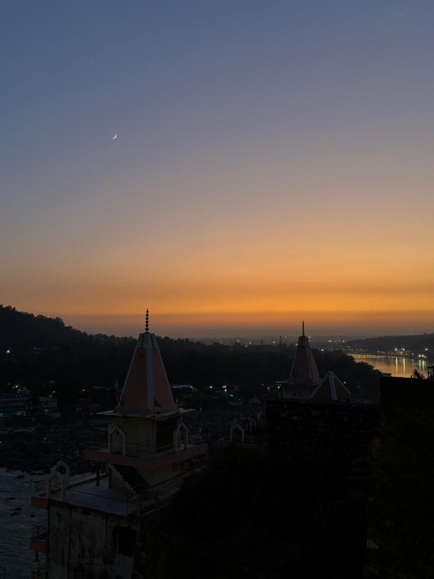 Shalom Backpackers Rishikesh Hostel Exterior photo